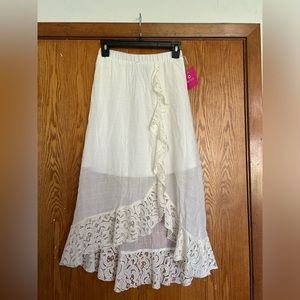 Size youth large NWT skirt